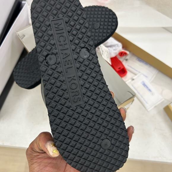 COPY - Micheal Kors Filp Flops - Picture 2 of 2